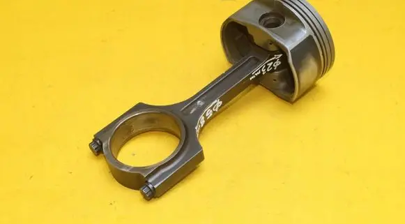 KIA Optima Piston with connecting rod