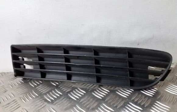 Audi A6 S6 C4 4A Front bumper lower grill 4A0807345J