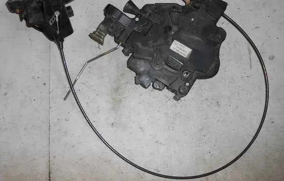 Volkswagen Transporter - Caravelle T5 Sliding door lock 7H0843654AT