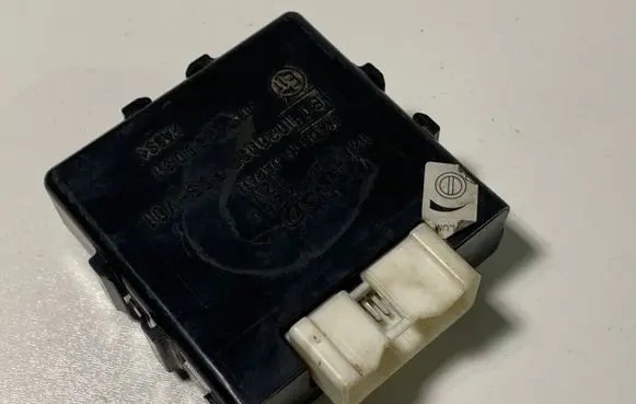 Toyota Avensis Verso Parking PDC control unit/module 1881002260
