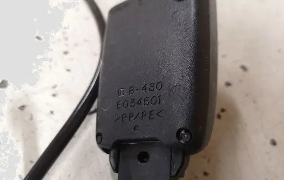 Toyota Corolla Verso AR10 Front seatbelt buckle E034501