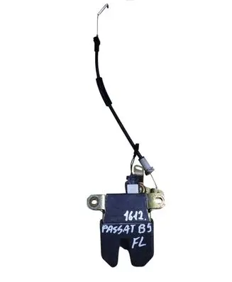 Volkswagen PASSAT B5.5 Tailgate lock latch 3B5827505M