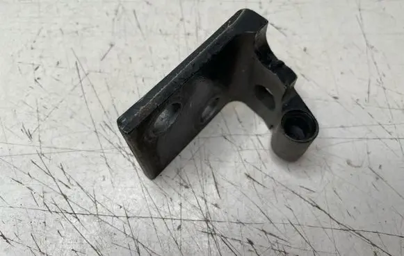 BMW X5 E53 Front door upper hinge 8265149