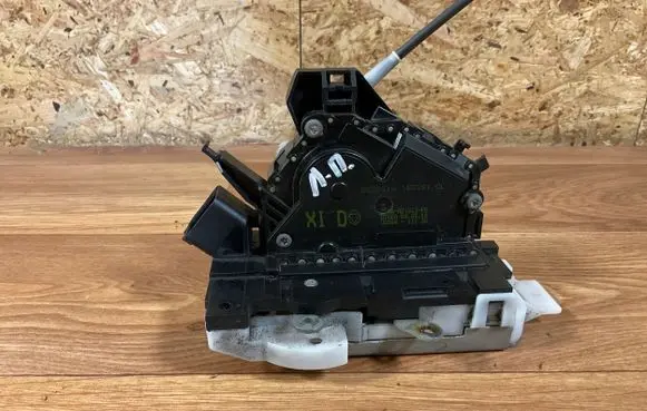 Ford Mondeo Mk III Front door lock 2S4AA21813FB 1E0251