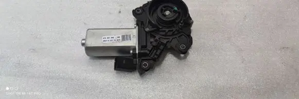 Audi A8 S8 D4 4H Front door soft close latching motor 4F0837059