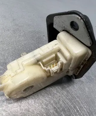 Nissan X-Trail T31 Tailgate lock latch 90502EN00A