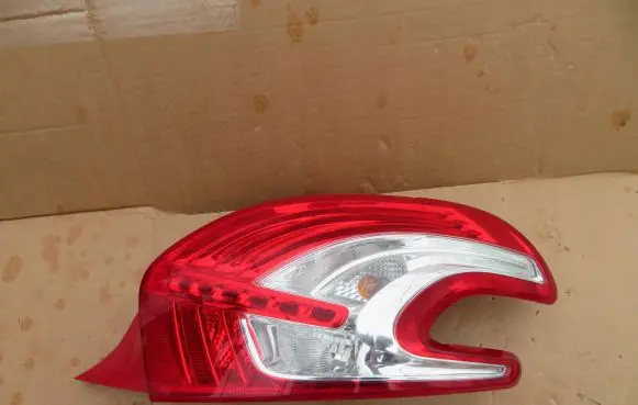 Peugeot 208 Rear/tail lights 9672628380