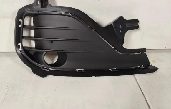 Hyundai i30 fastback Front bumper lower grill 86564G4AD0