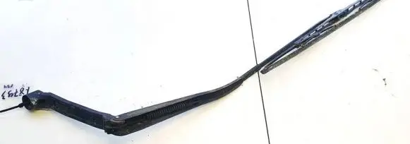 Mazda 6 Front wiper blade arm p6860