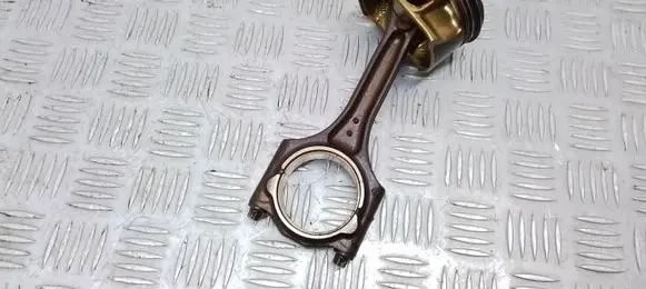 Volvo XC60 Piston with connecting rod
