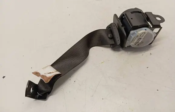 Cadillac CTS Middle seatbelt (rear) 20911546 20032 30032