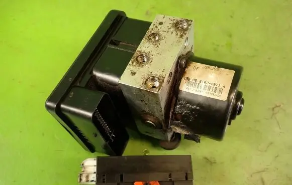Suzuki Grand Vitara II ABS Pump 65J906.2102-0871.4