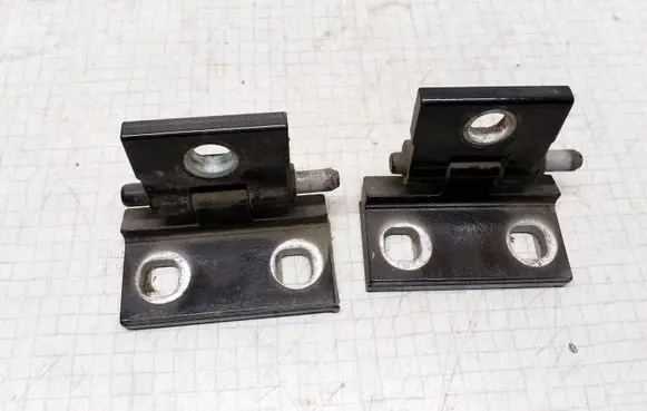Volvo V70 Front door hinge set 