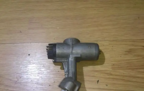 Nissan Micra Ignition lock 9110