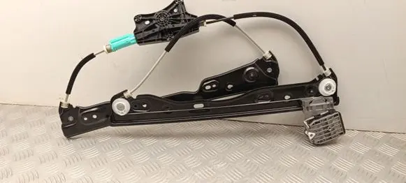 Tesla Model Y Rear window lifting mechanism without motor G07483101