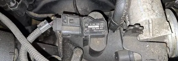 Audi A6 S6 C6 4F Air pressure sensor 0261230095 03c906051