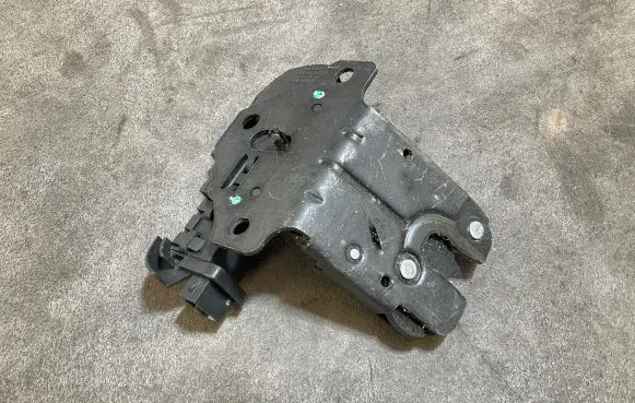 Tailgate/trunk/boot lock/catch/latch