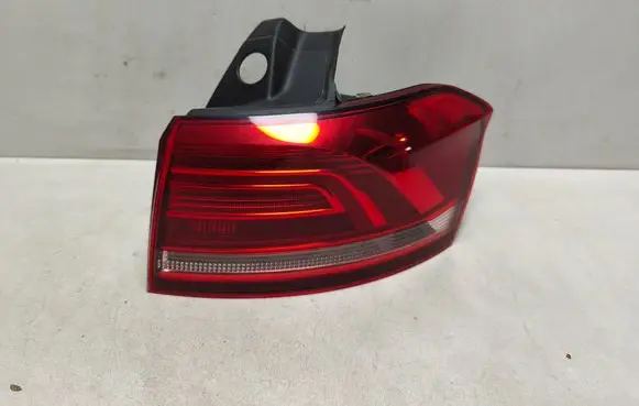 Volkswagen PASSAT B8 Rear/tail lights 3G9945312
