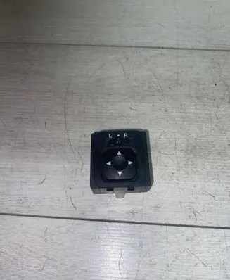 Mitsubishi Outlander Wing mirror switch 183570