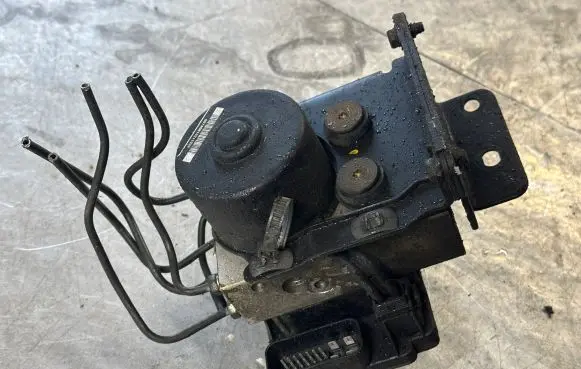 Hyundai XG ABS Pump 9566039400