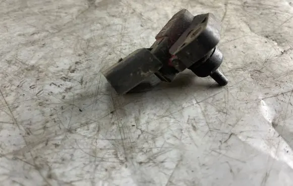 Volkswagen PASSAT B5 Air pressure sensor 0281002177 038906051