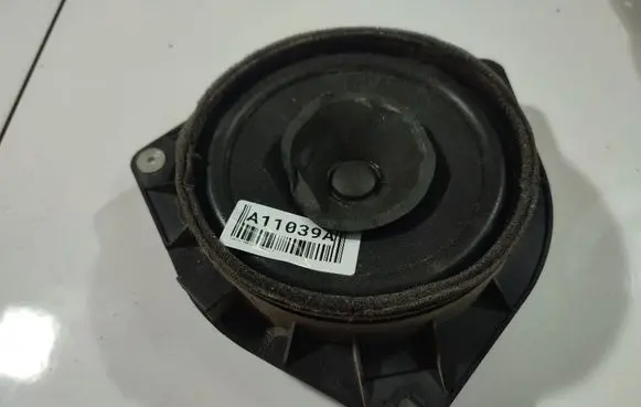Toyota Avensis T250 Front door speaker 8616002380