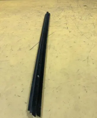 Mini Cooper Countryman R60 Front door windshield rail 