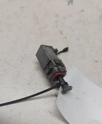Opel Astra H Brake pedal sensor switch 55701396