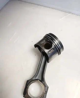 Mercedes-Benz Sprinter W906 Piston with connecting rod 8854A
