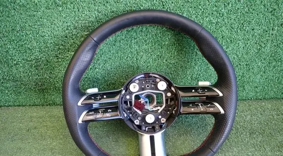 Mercedes-Benz GLA H247 Steering wheel 