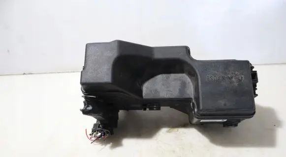 Peugeot 108 Air filter box