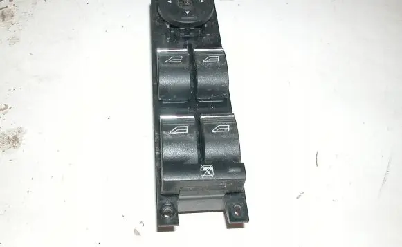 Ford Focus Quarter vent window switch AM5T-14A132-CA
