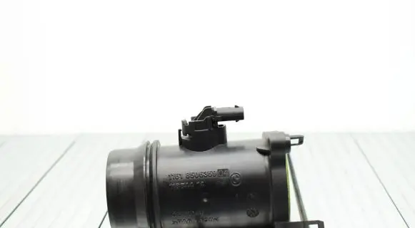 BMW 5 F10 F11 Mass air flow meter 8506359