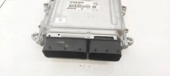 Volvo XC70 Engine control unit/module P31303388 0281015286