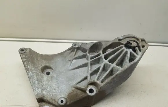 Cadillac CTS A/C compressor mount bracket 24403558 nr7369