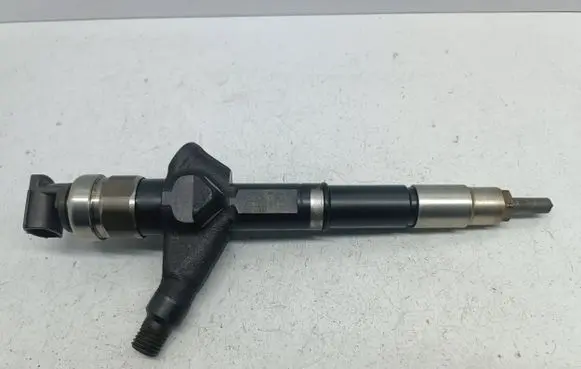 Nissan X-Trail T30 Fuel injector 16600ES60A 12G10425