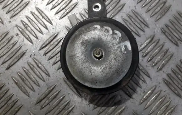 Mazda 323 F Horn signal e200933 km80f1