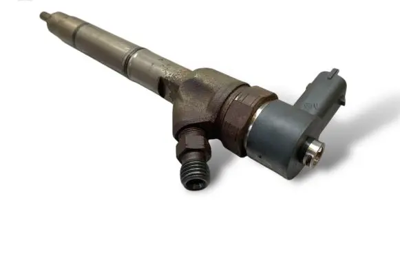 KIA Soul Fuel injector 338002A900 0445110320 0070630342305
