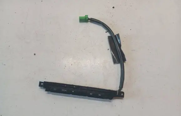Head unit multimedia control