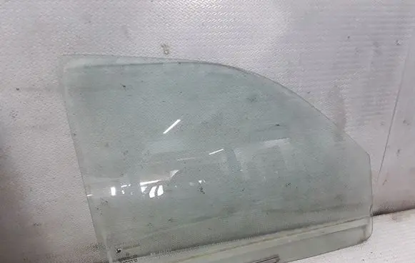 Dodge Durango Front door window glass four-door