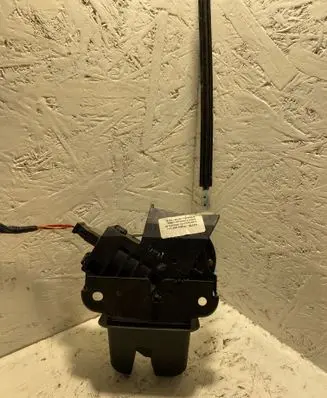 Volkswagen Jetta V Tailgate/trunk/boot lock/catch/latch 4E0827505C