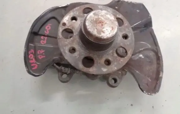 Mercedes-Benz C W203 Rear wheel hub