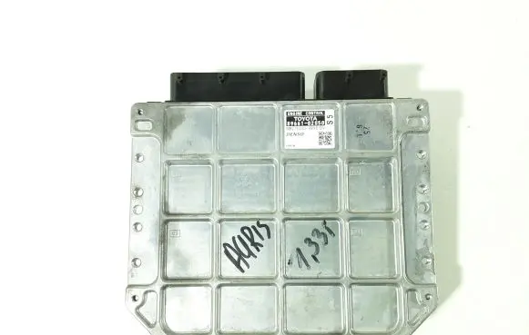 Toyota Auris 150 Engine control unit/module 8966102S50 MB2753004893