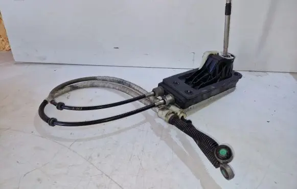 Mini One - Cooper Coupe R56 Gear shifter/selector 7598858