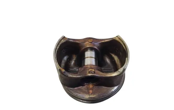 Volkswagen Golf V Piston 0000