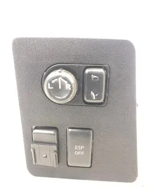 Nissan Qashqai Wing mirror switch 68485