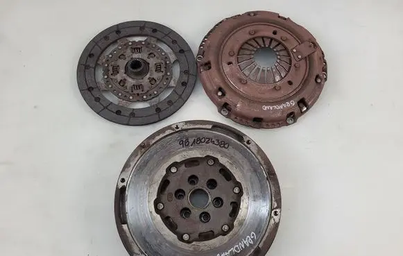 Opel Grandland X Clutch set kit 9818024380