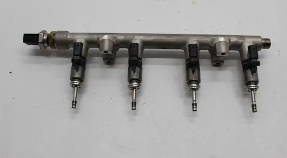 Volkswagen Golf Sportsvan Fuel main line pipe