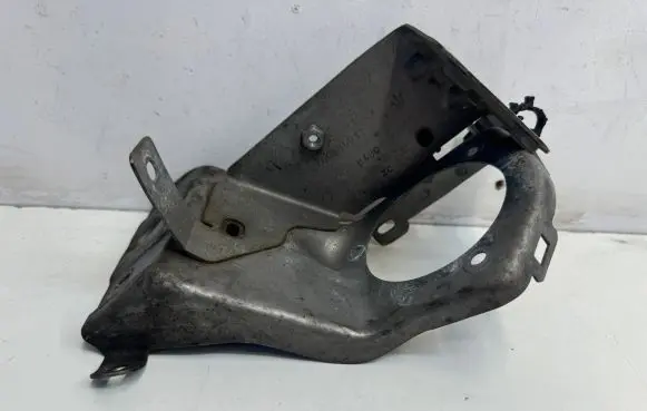 Maserati Quattroporte Secondary air pump holder 670003501