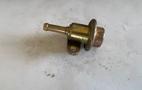 Fuel pressure sensor